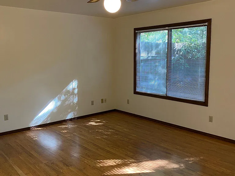 747 E Park St #J — Photo 7