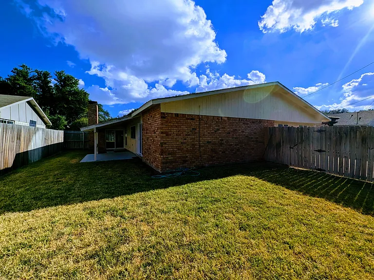 949 Mossvine Dr — Photo 24