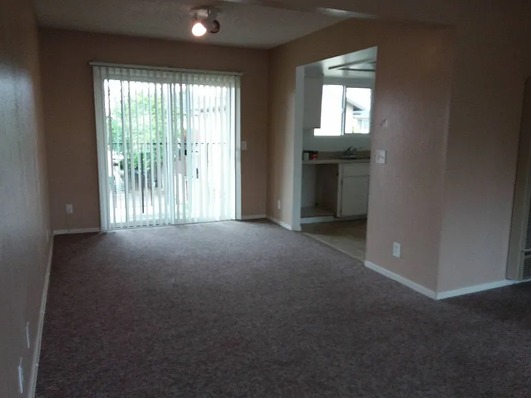 2136 2162nd Vis — Photo 3