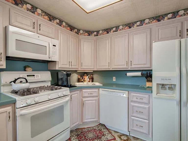 166 Wilfred Blvd — Photo 2