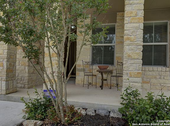 2nd image of 772 Guna Dr