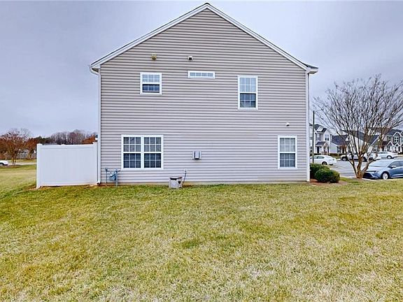 4th image of 7320 Garett Park Dr