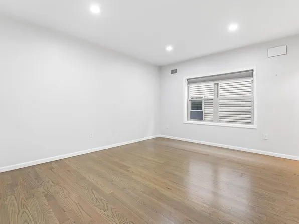 5103 Meadowview Avenue image 10 of 28