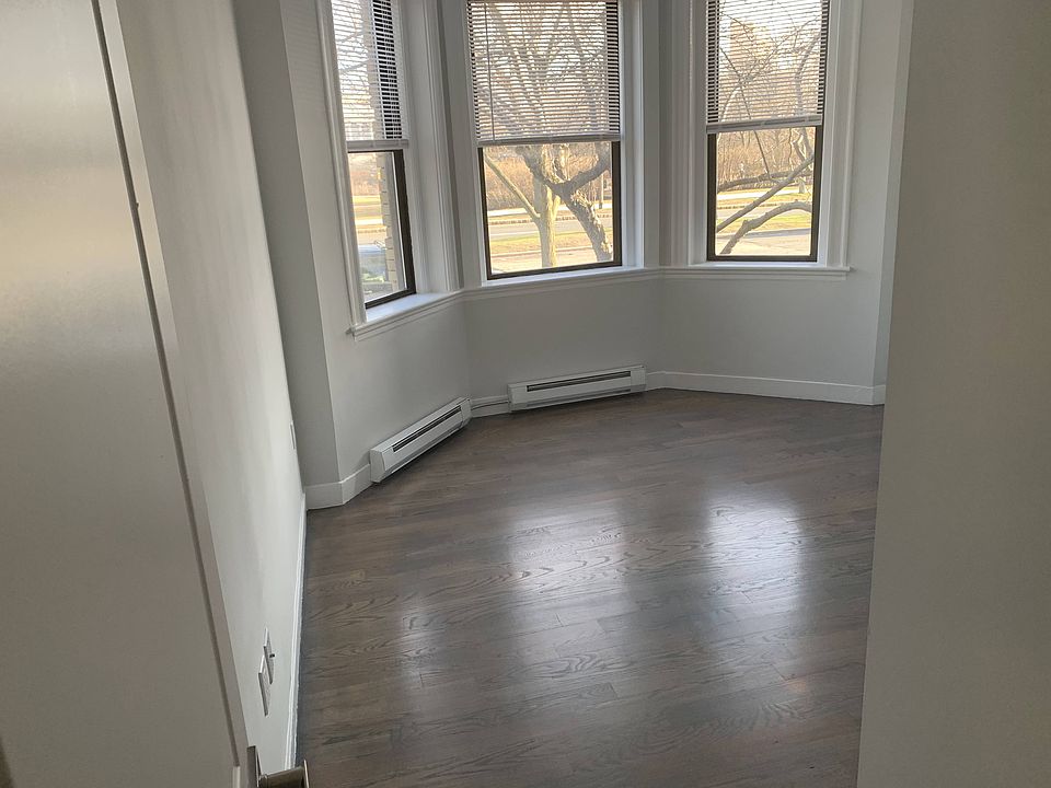 1st image of 72 Park Dr #1