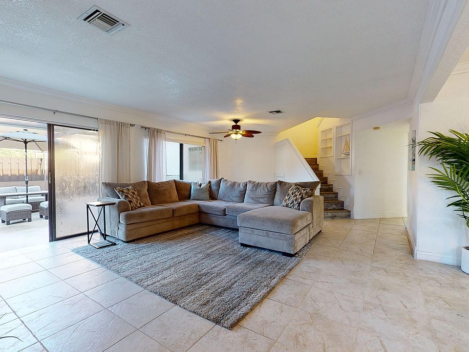 105 Weybridge Circle UNIT C, Royal Palm Beach, FL 33411 | Zillow