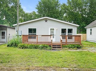 23909 Ivy St, Schneider, IN