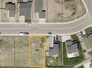 849 Flicker St, Douglas, WY 82633