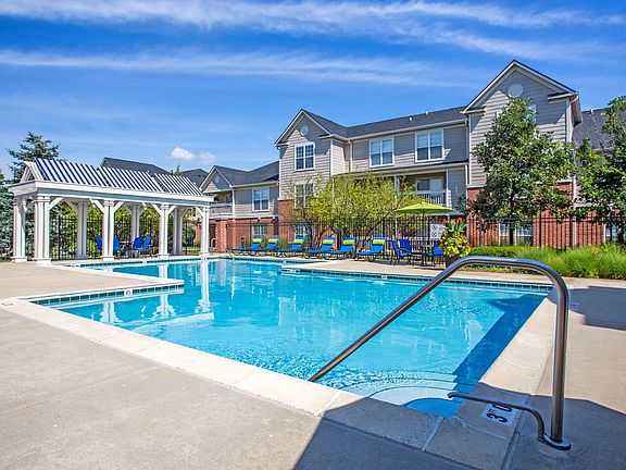 4th image of 492 Vinings Dr #308