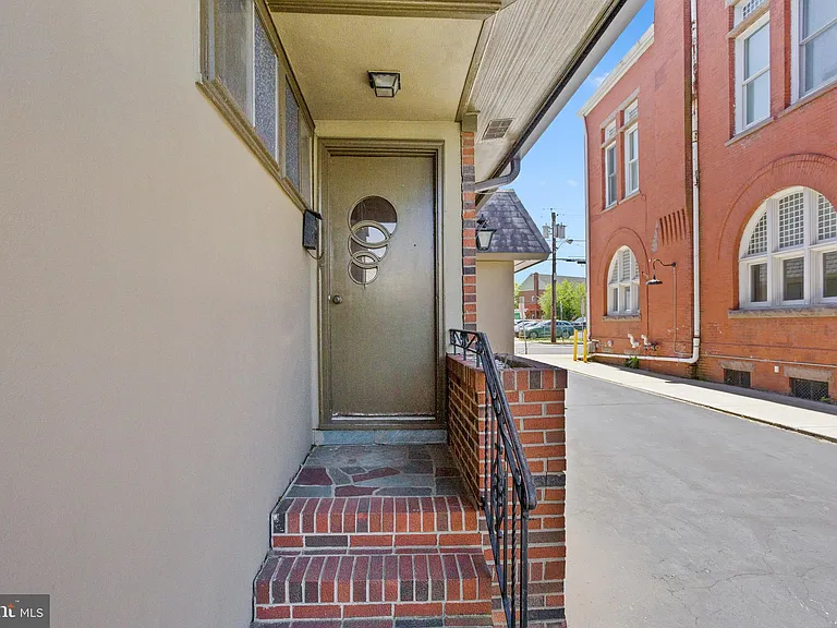 15 Crosswicks St #REAR — Photo 6
