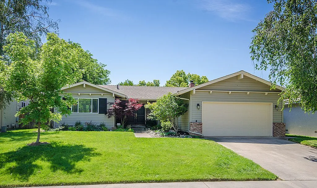 6938 Pampas Way photo 1