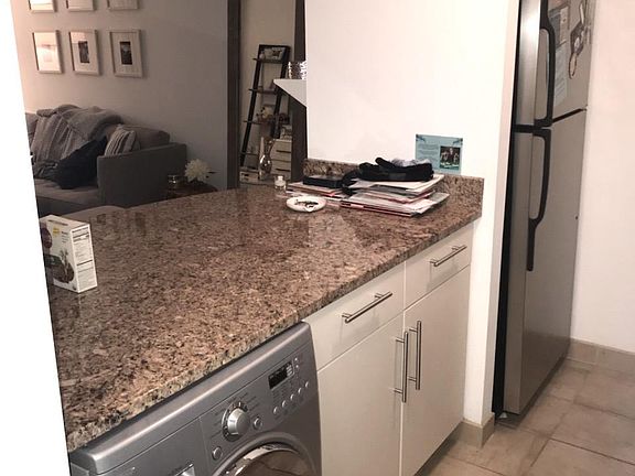 4th image of 219 S 18th St #1216