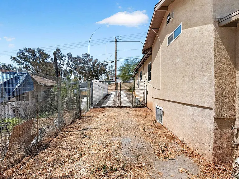 23963 Lodge Dr — Photo 21