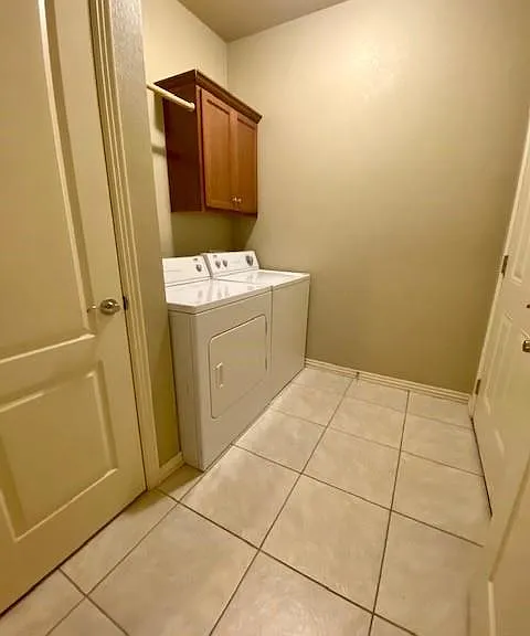 3230 W Montrail Pl — Photo 14
