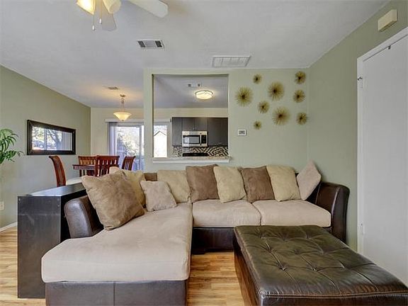 5th image of 1015 E Yager Ln Unit 123