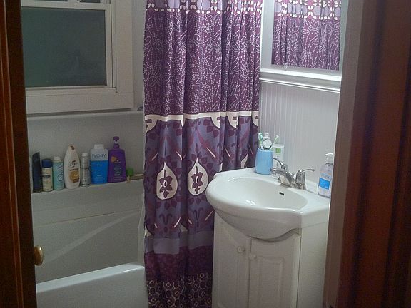Bath from hall
