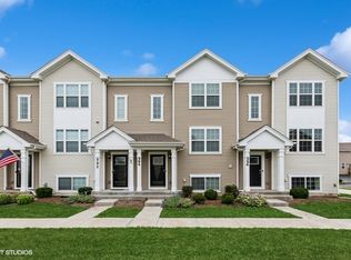 594 Spring Leaf Dr, Joliet, IL 60431