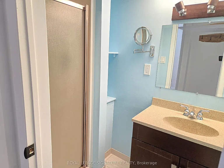 2026 Fontwell Cres #B — Photo 12