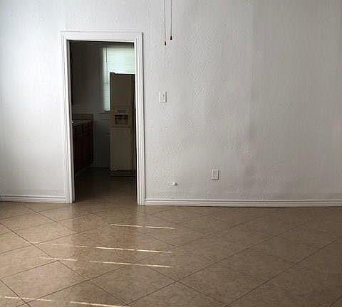 2nd image of 20 Miriam St