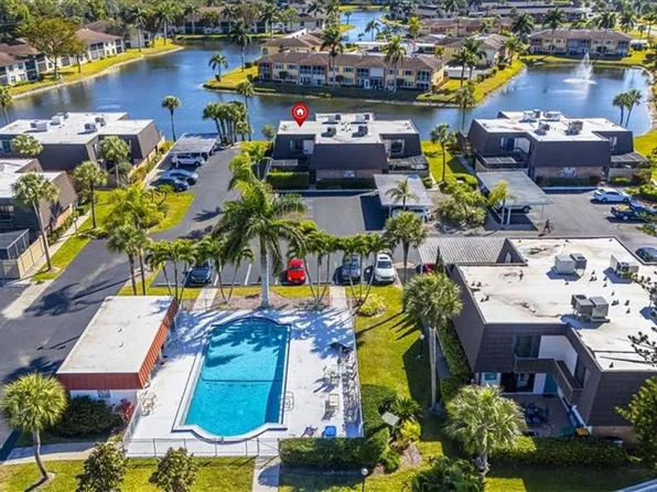 124 Lake Point LN #2B, NAPLES, FL 34112