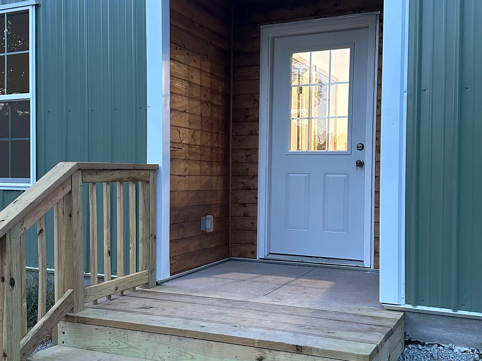 2 bed, 765 sqft, $1,300 — Photo 1