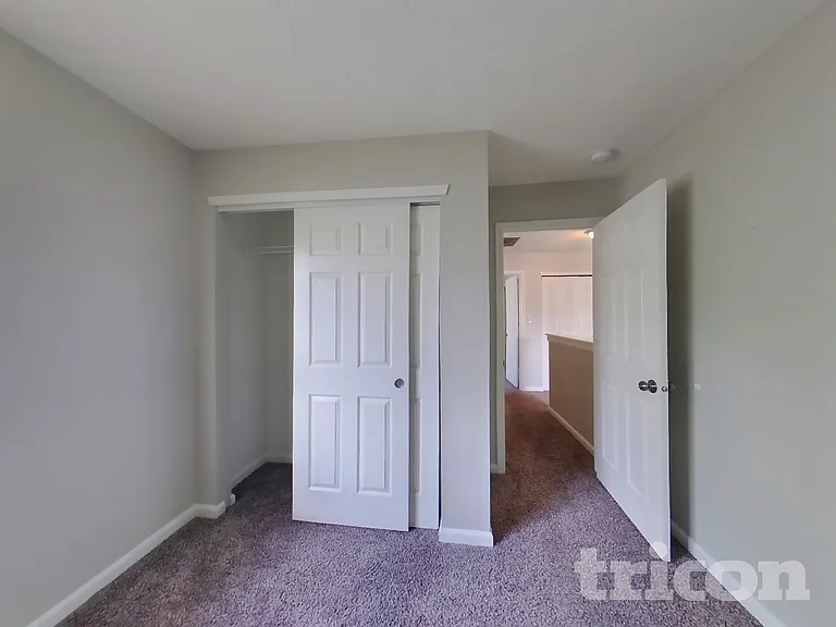 569 Stobus Dr — Photo 11