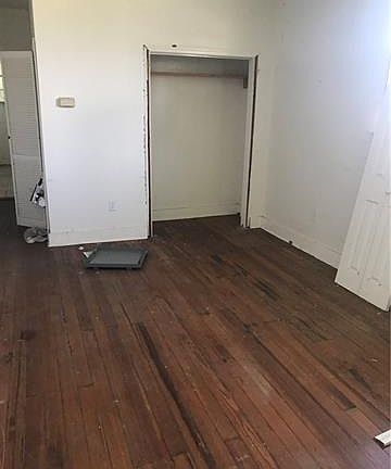 2nd image of 8921 Pear St