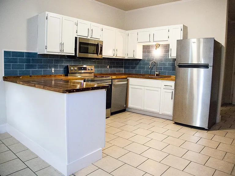 534 S Telemachus St — Photo 4