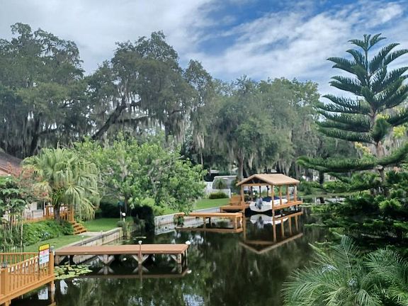 2nd image of 806 Palm Harbor Ct