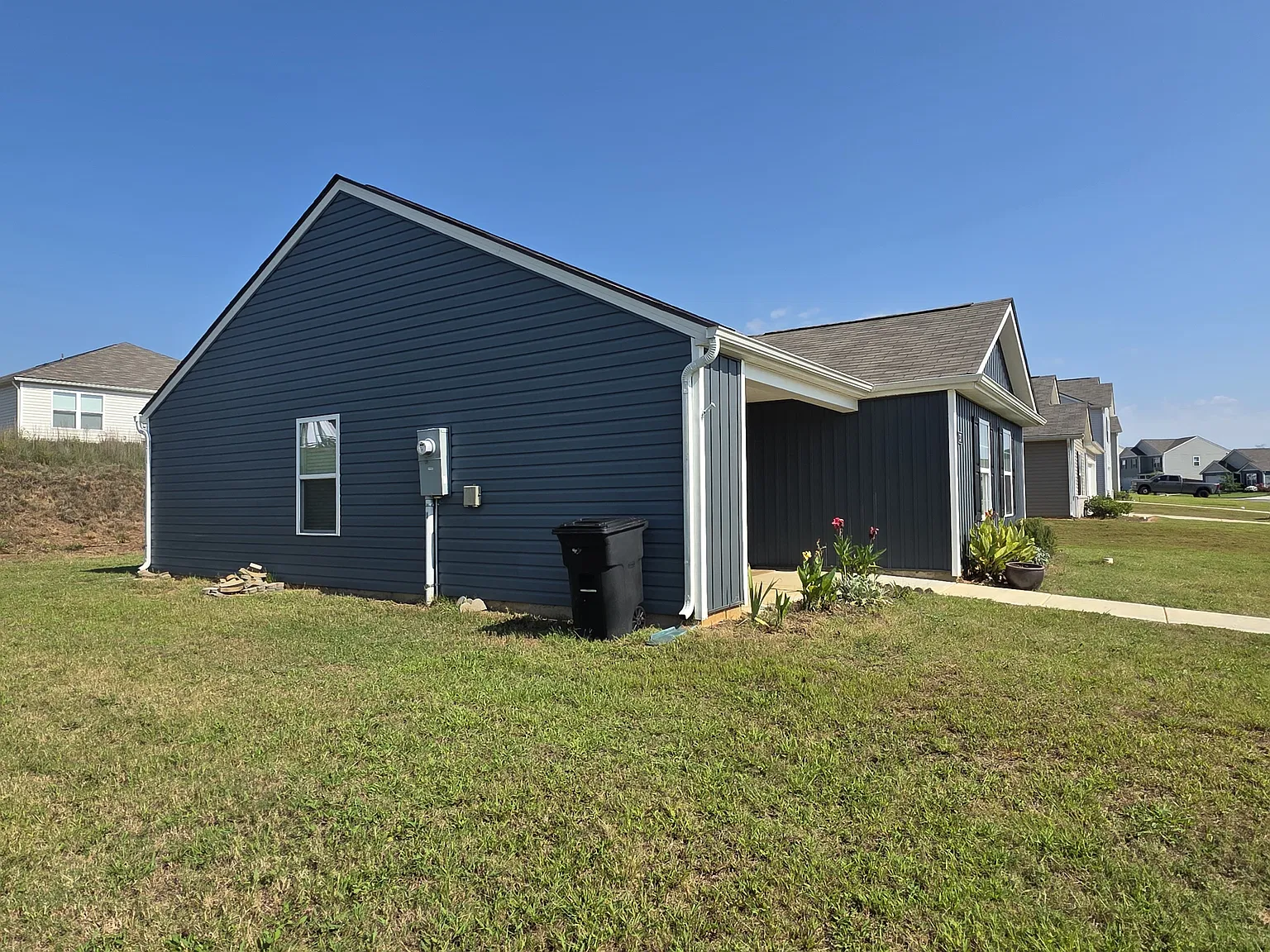 3 bed, 1182 sqft, $1,650 — Photo 3