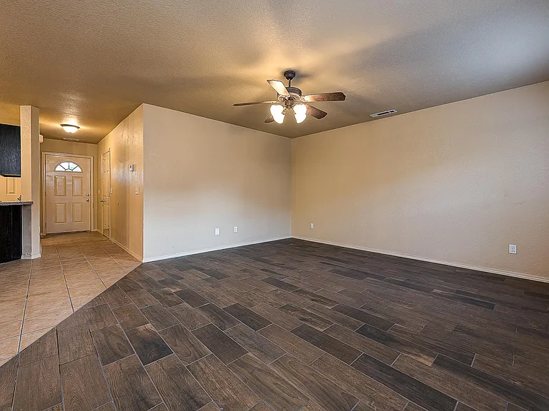 1729 N Willowbrook Dr — Photo 24