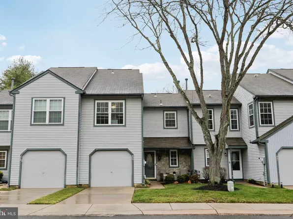 420 Jamestown Ct, Mount Laurel, NJ 08054