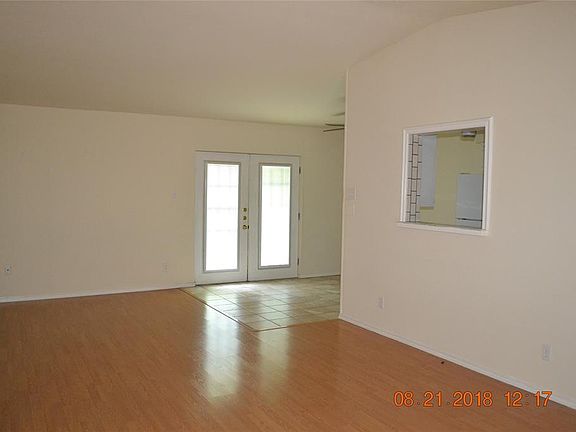 3rd image of 1409 Lorrie Dr