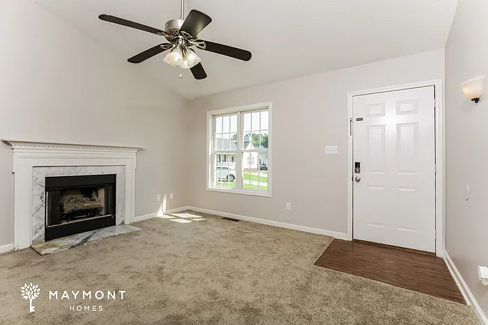 3 bed, 2.0 bath, 1051 sqft, $1,645 — Photo 3