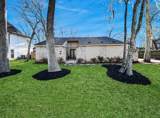 1710 Wildwood Ln, Richmond, TX 77406