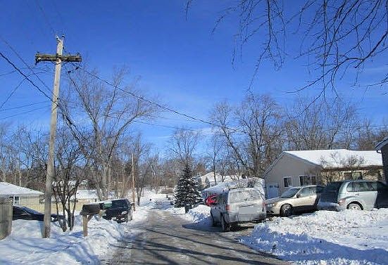 2nd image of 35722 N Laurel Ave