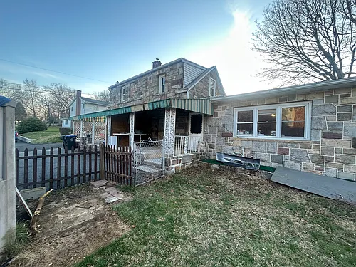 1611 Beech St #B Photo 1