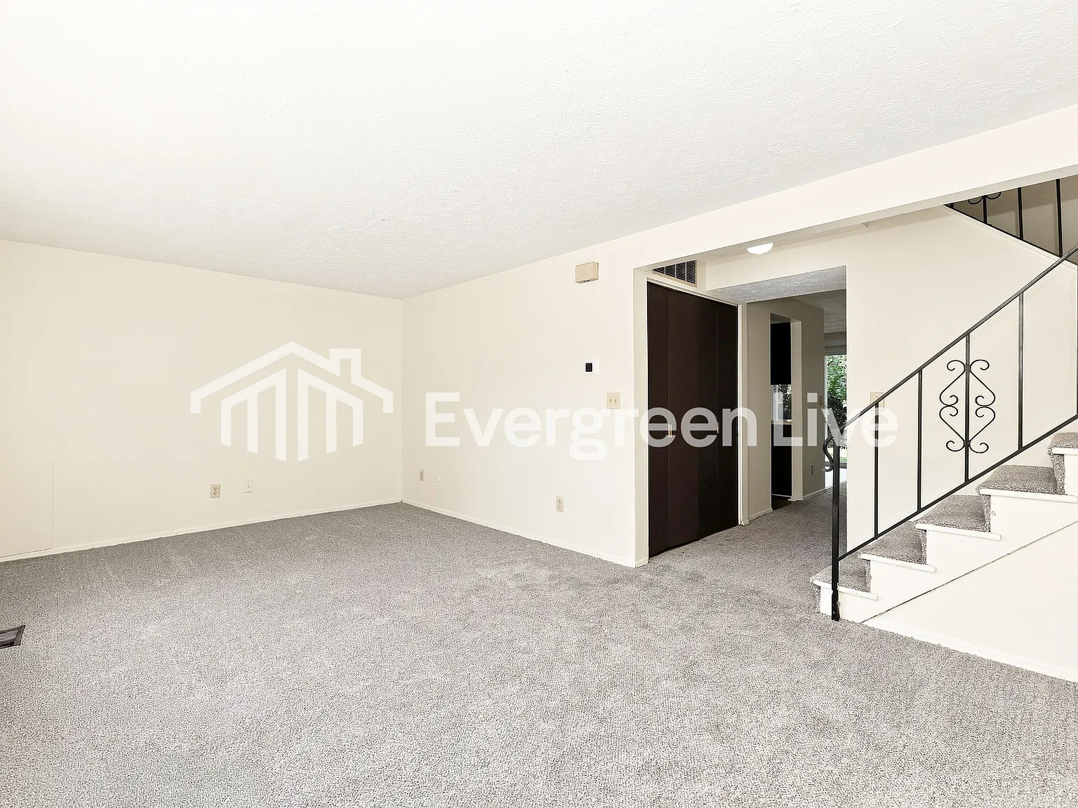 3 bed, 1.5 bath, 1555 sqft, $1,145 — Photo 2