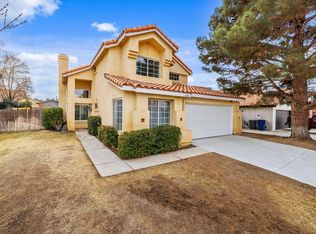 1806 E Newgrove St, Lancaster, CA 93535