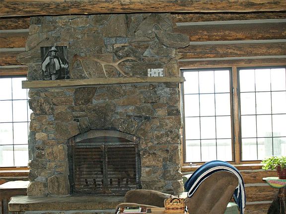 4th image of 20 Chimney Trl