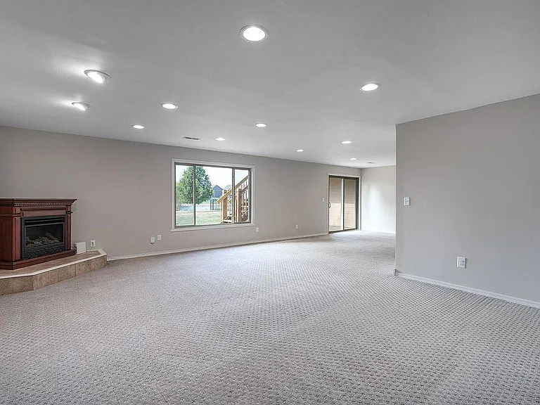 2421 N Fieldstone St — Photo 8