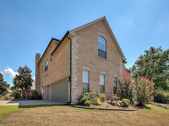 4th image of 13700 Plantation Way