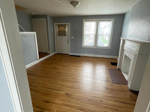 3rd image of 194 Dana Ave #194