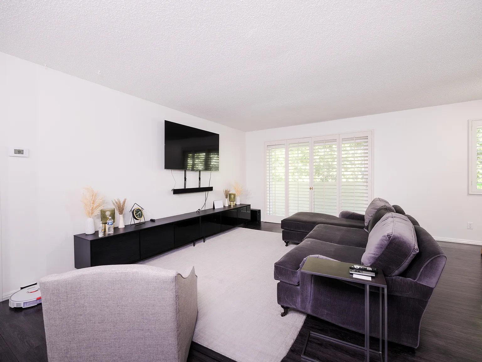 2 bed, 1114 sqft, $3,750 — Photo 2