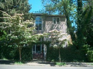 1422 37th Ave APT 6, Seattle, WA 98122