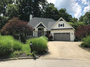 863 Woodbridge Trl, Sagamore Hills, OH 44067