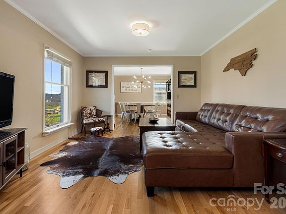 4th image of 17 Amber Dr