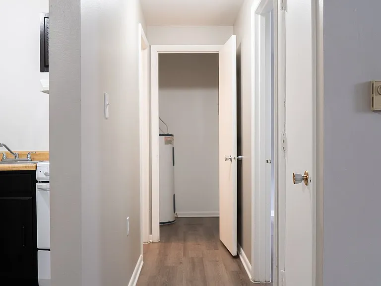 Meadow View Apartments — Photo 19