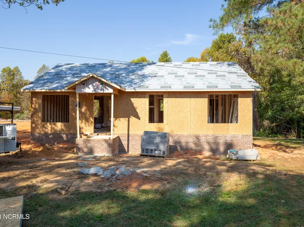 213 Dixie Circle, Clinton, NC 28328