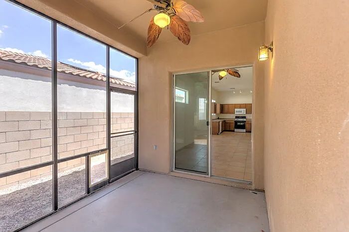 335 E Calle Nacrita — Photo 28