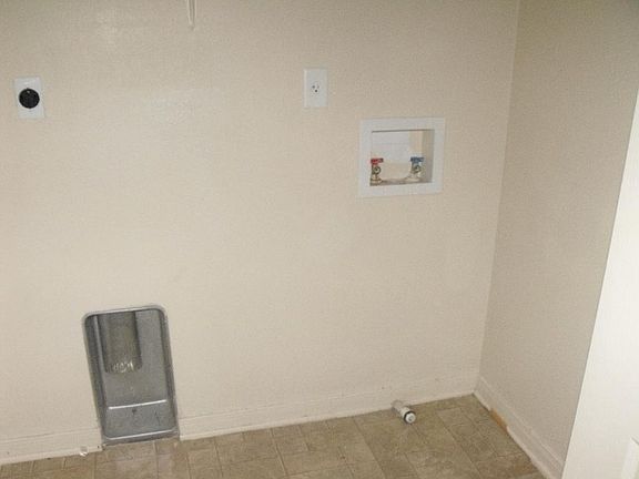 5th image of 418 Brittney Way APT A